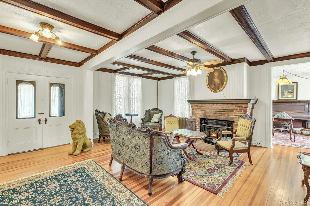 430 Montauk Highway East Moriches, NY 11940