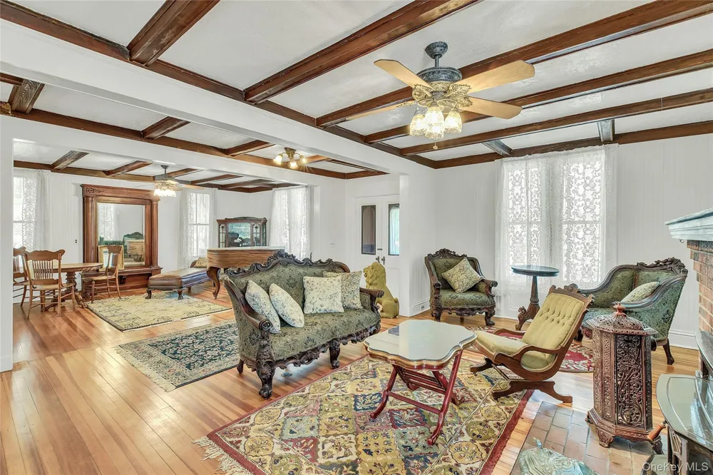 430 Montauk Highway East Moriches, NY 11940