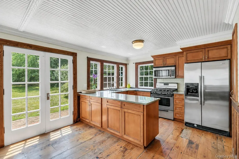 430 Montauk Highway East Moriches, NY 11940