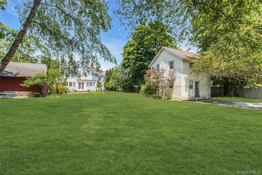 430 Montauk Highway East Moriches, NY 11940