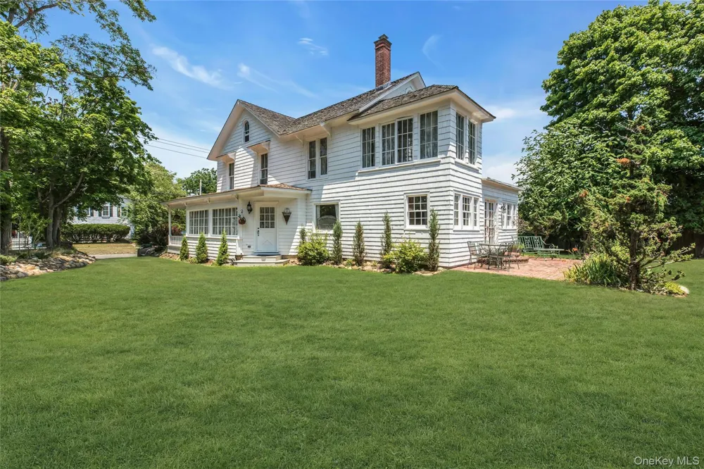 430 Montauk Highway East Moriches, NY 11940