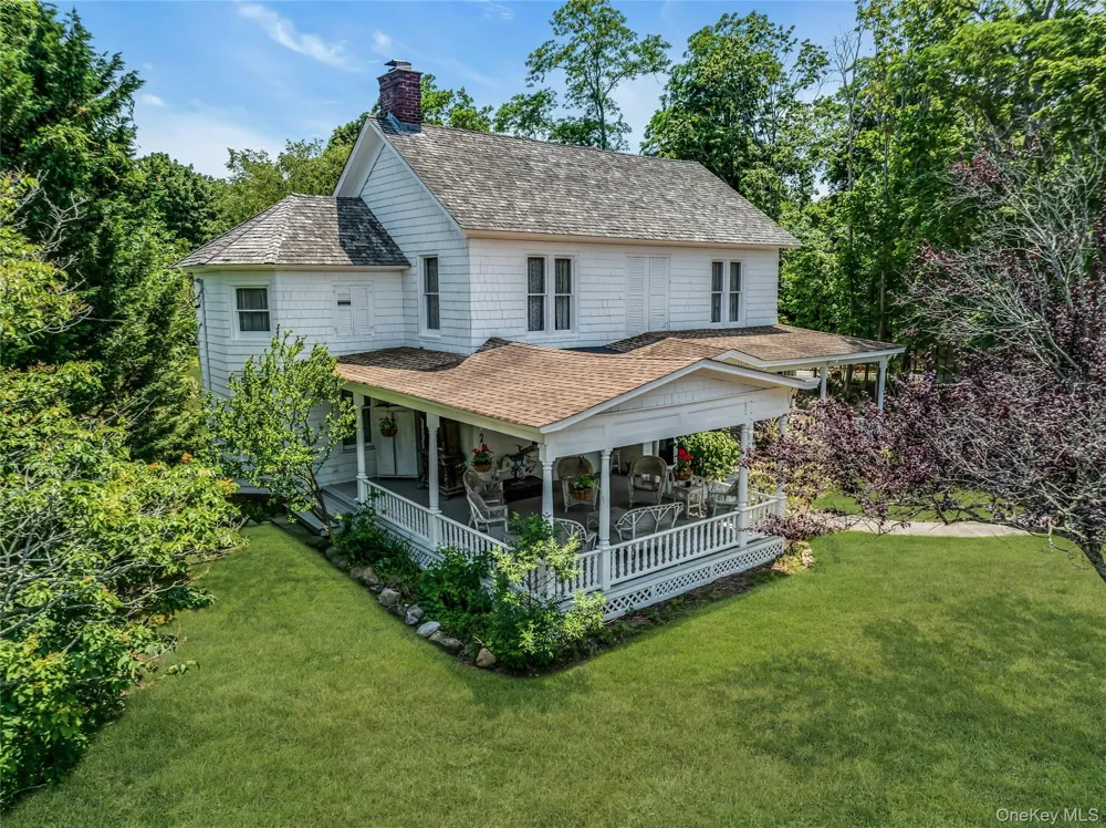 430 Montauk Highway East Moriches, NY 11940