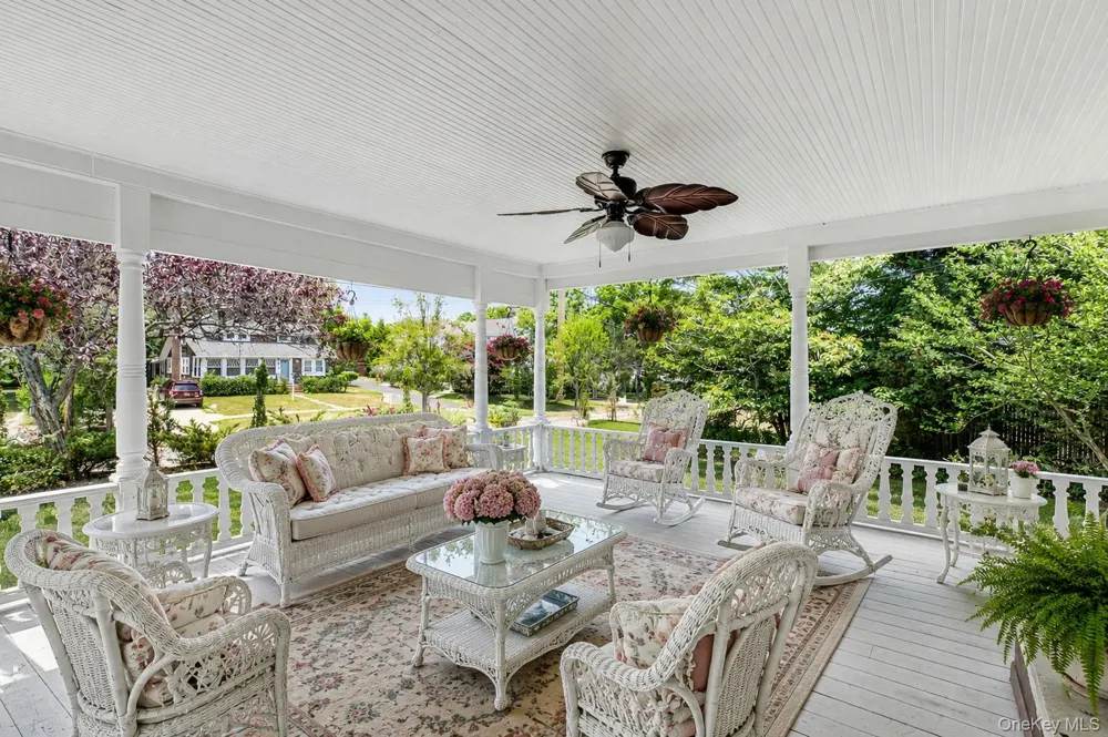 430 Montauk Highway East Moriches, NY 11940