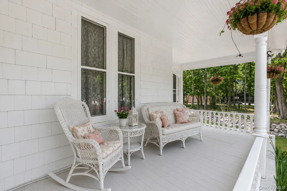 430 Montauk Highway East Moriches, NY 11940