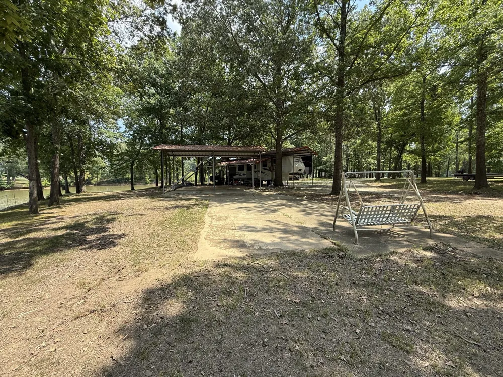 261 Lakeview Dr Bath Springs, TN 38311