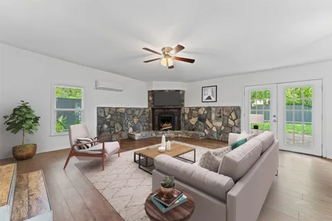 1924 Connally Street