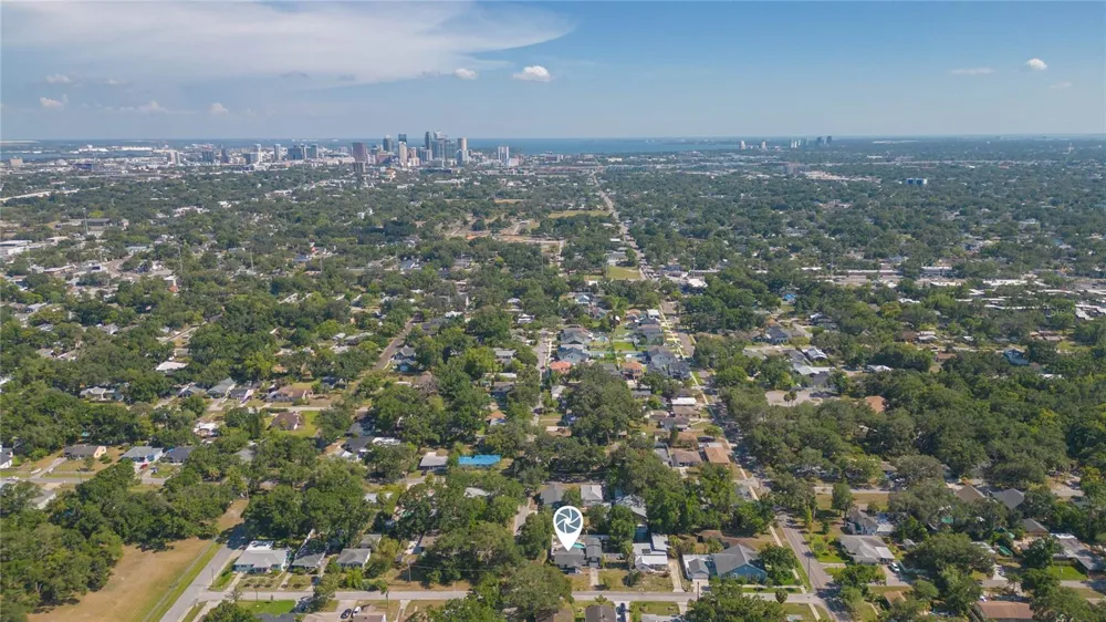 602 W HILDA STREET Tampa, FL 33603