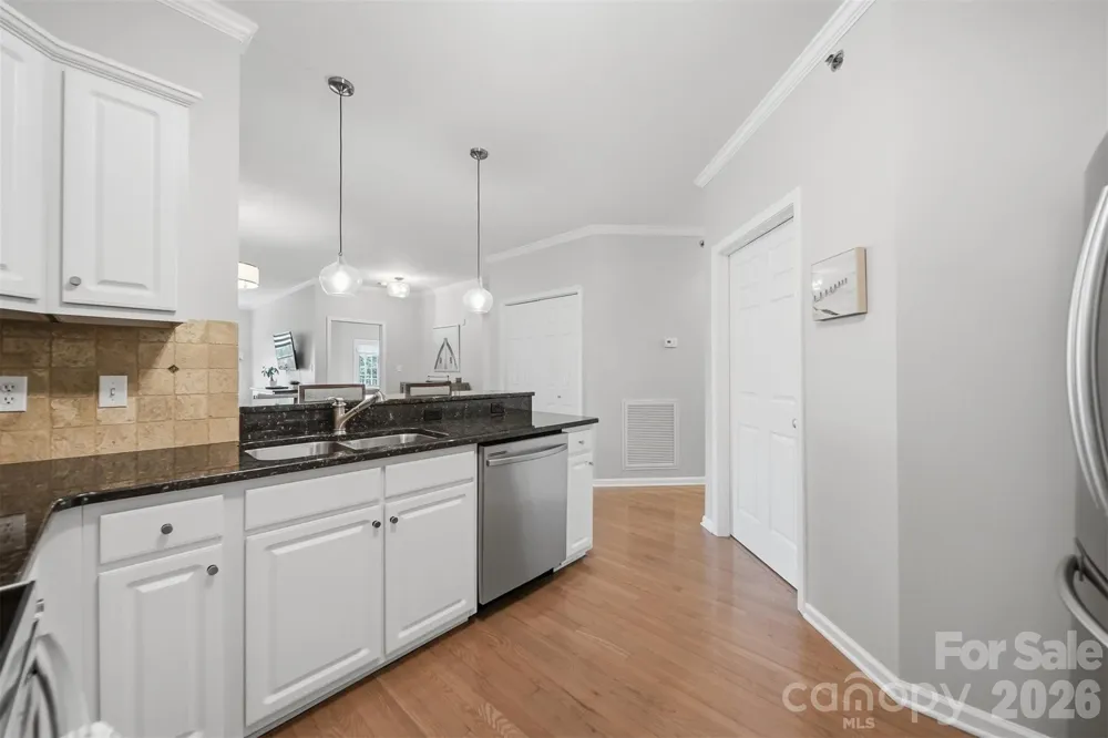 1410 4th Street Drive NW #304 Hickory, NC 28601