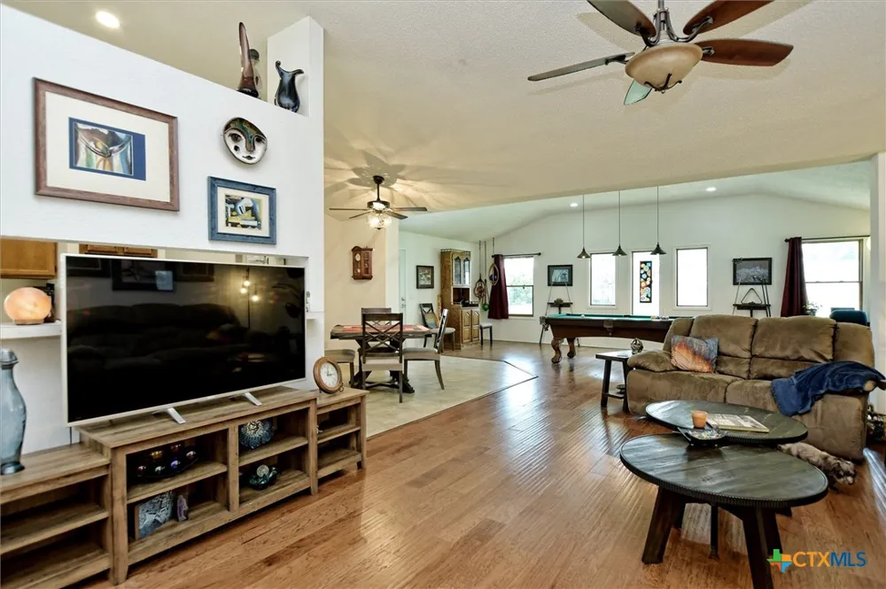 1002 W Noton Street Pflugerville, TX 78660