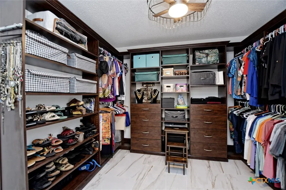 1002 W Noton Street Pflugerville, TX 78660
