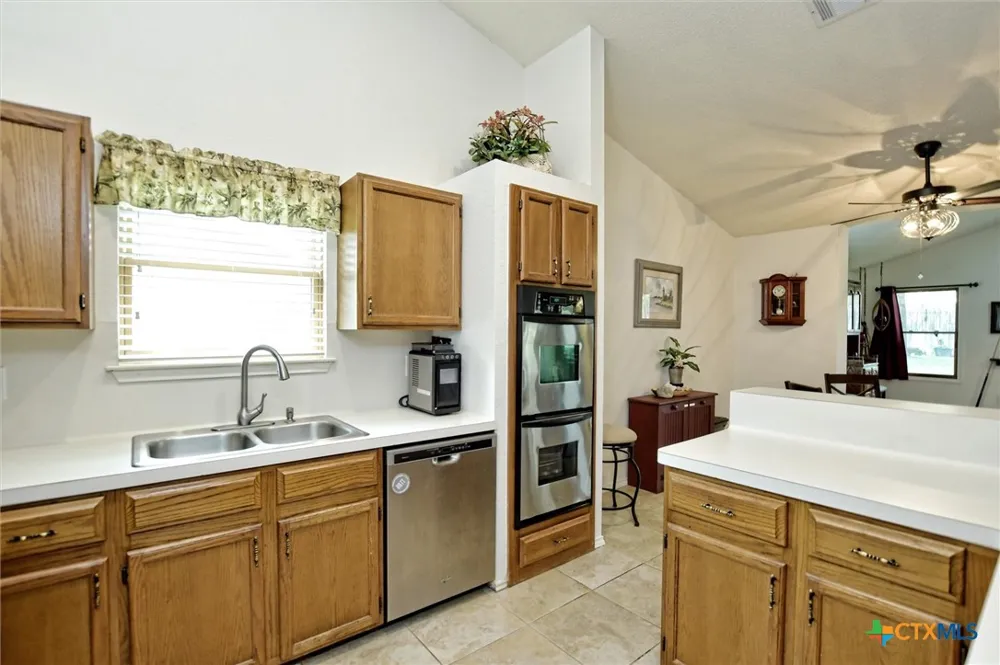 1002 W Noton Street Pflugerville, TX 78660