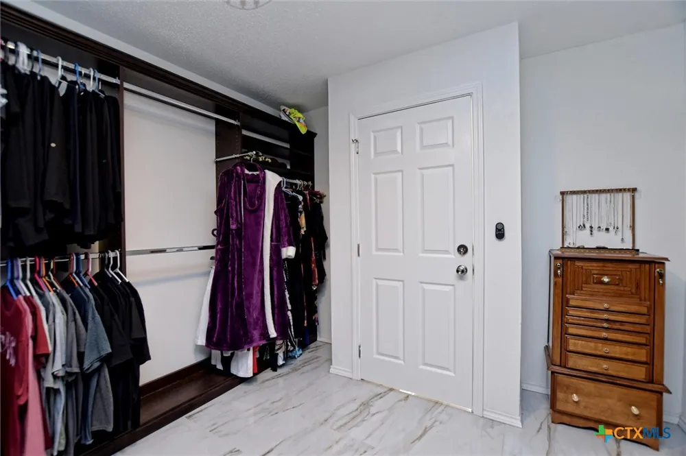 1002 W Noton Street Pflugerville, TX 78660