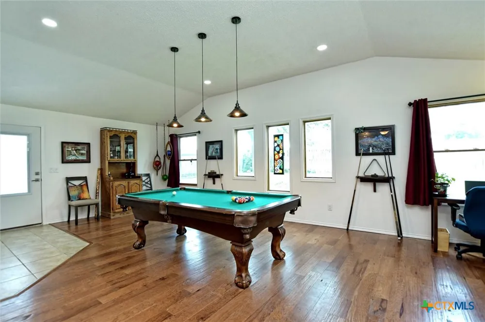 1002 W Noton Street Pflugerville, TX 78660