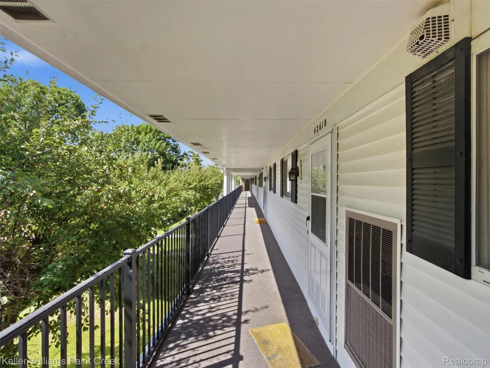 42630 Plymouth Hollow Drive #17 Plymouth Charter Township, MI 48170