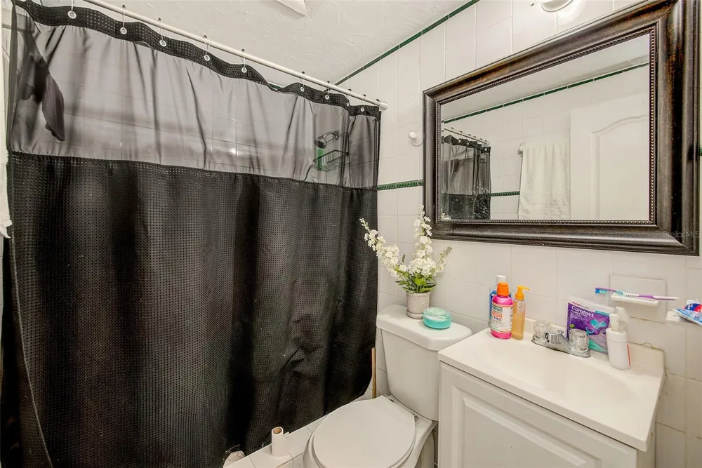 2318 W POWHATAN AVENUE Tampa, FL 33603