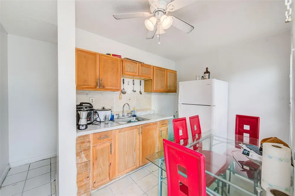 2318 W POWHATAN AVENUE Tampa, FL 33603