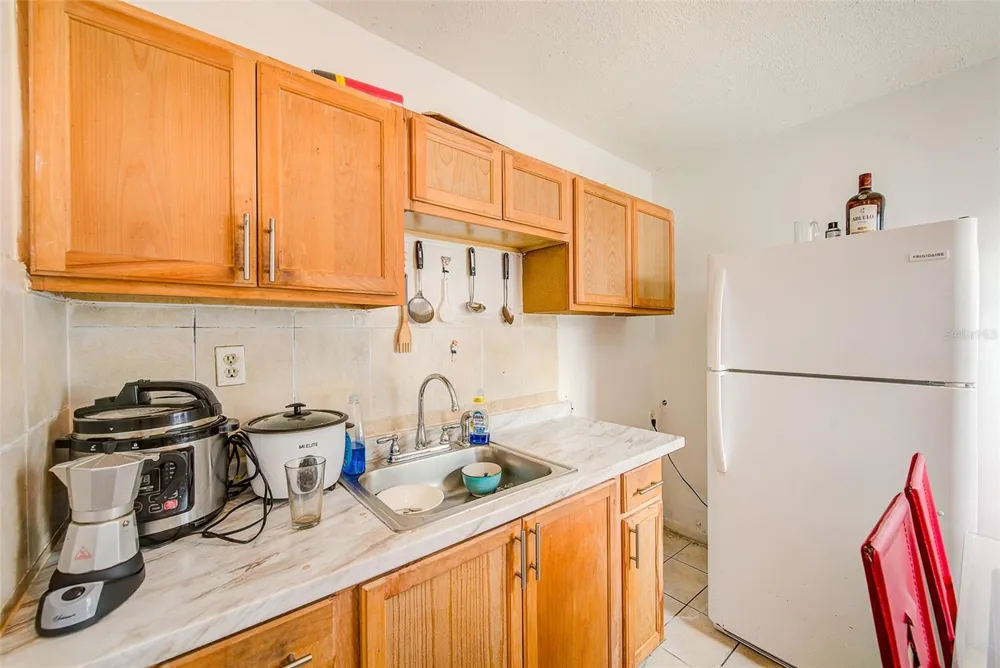 2318 W POWHATAN AVENUE Tampa, FL 33603