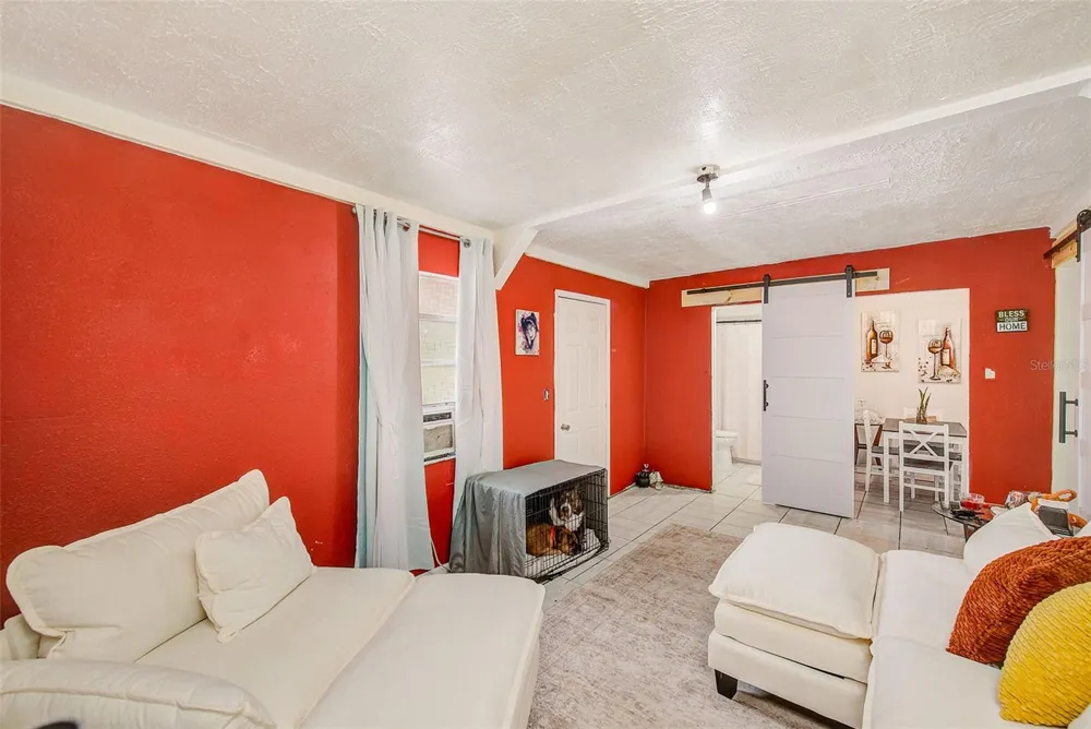 2318 W POWHATAN AVENUE Tampa, FL 33603