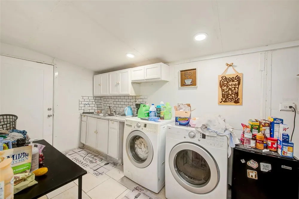 2318 W POWHATAN AVENUE Tampa, FL 33603