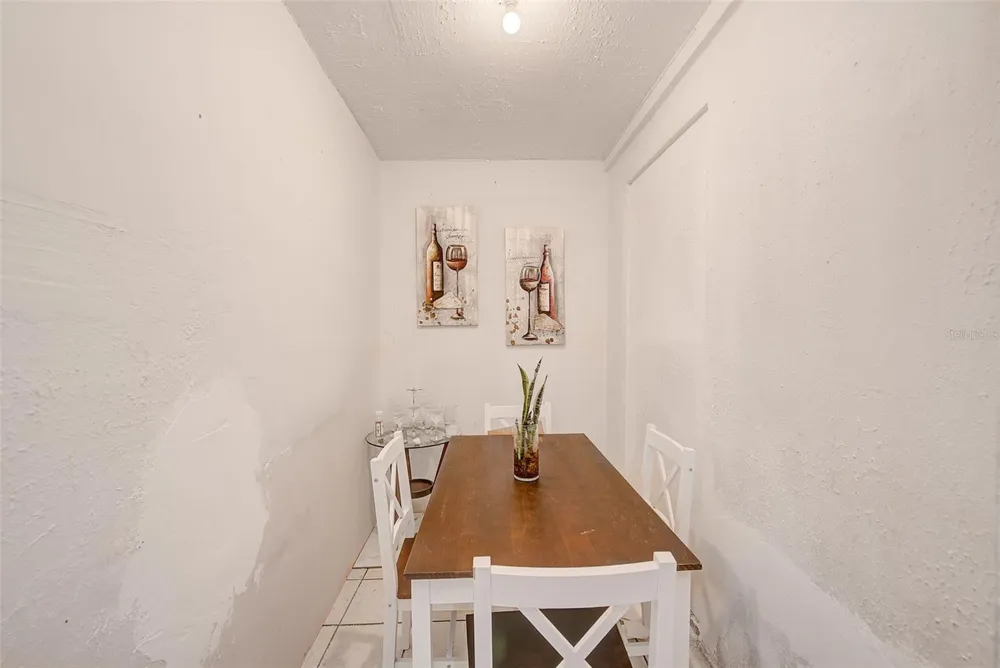 2318 W POWHATAN AVENUE Tampa, FL 33603