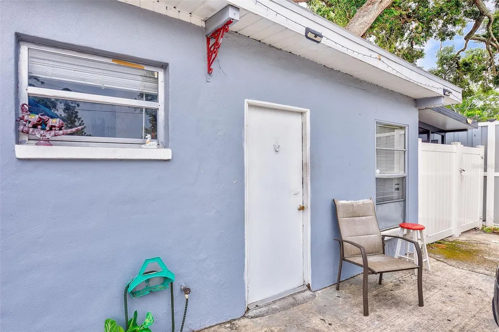 2318 W POWHATAN AVENUE Tampa, FL 33603
