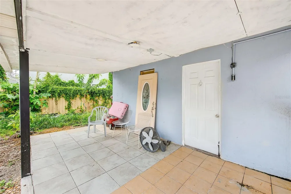 2318 W POWHATAN AVENUE Tampa, FL 33603
