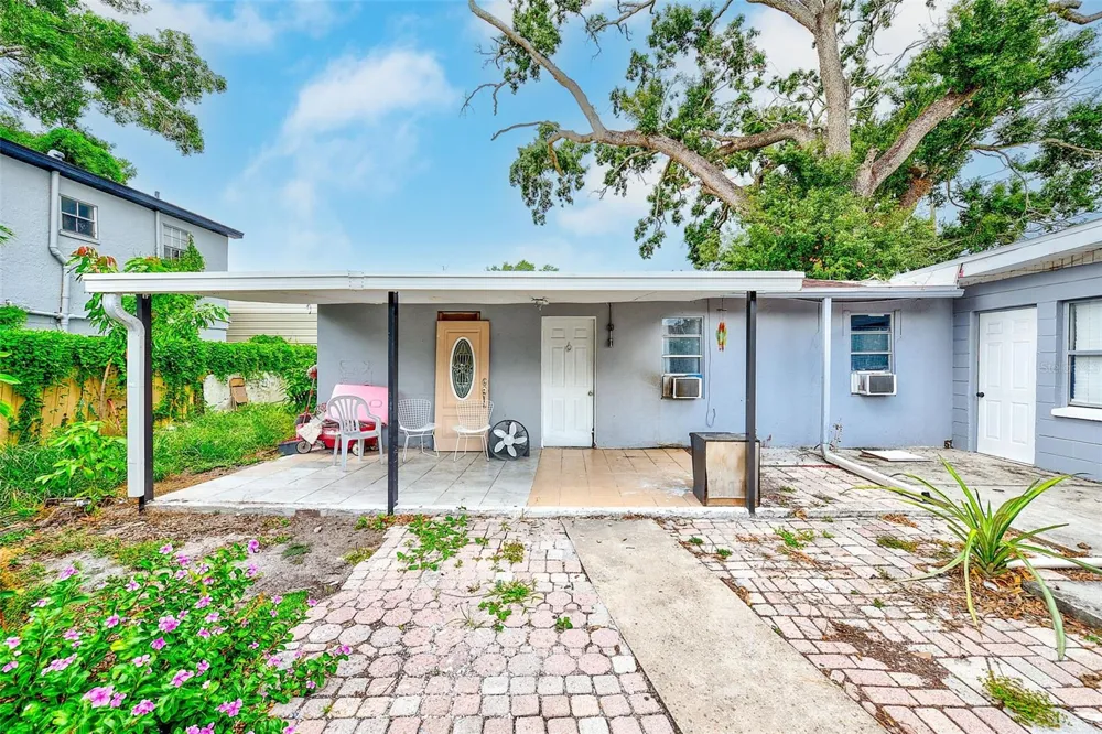 2318 W POWHATAN AVENUE Tampa, FL 33603