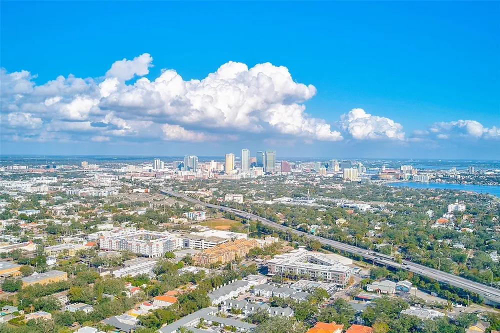 2318 W POWHATAN AVENUE Tampa, FL 33603