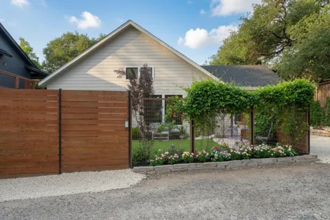 804 W Annie Street #2