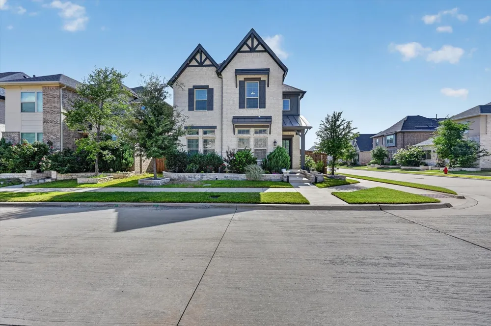 12991 Vinson Drive Farmers Branch, TX 75234