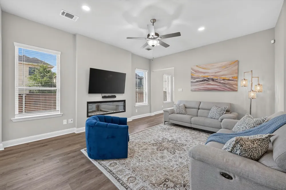 12991 Vinson Drive Farmers Branch, TX 75234