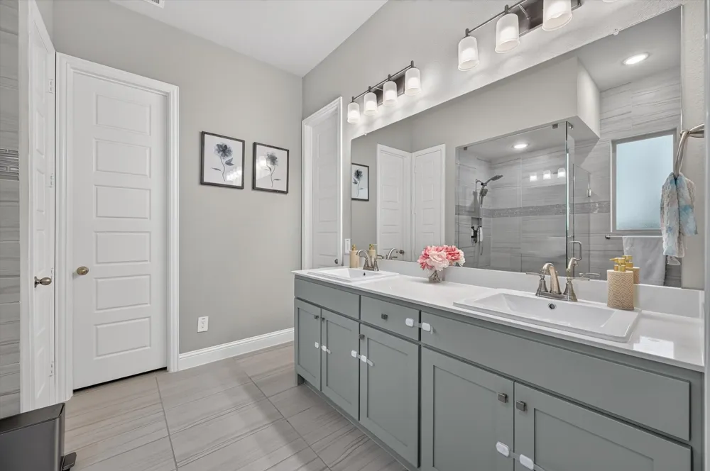 12991 Vinson Drive Farmers Branch, TX 75234