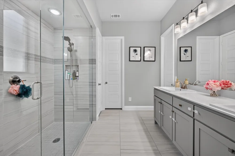 12991 Vinson Drive Farmers Branch, TX 75234