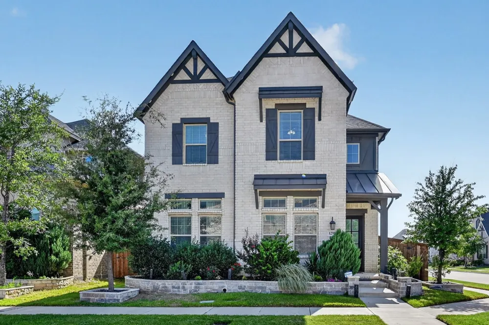 12991 Vinson Drive Farmers Branch, TX 75234