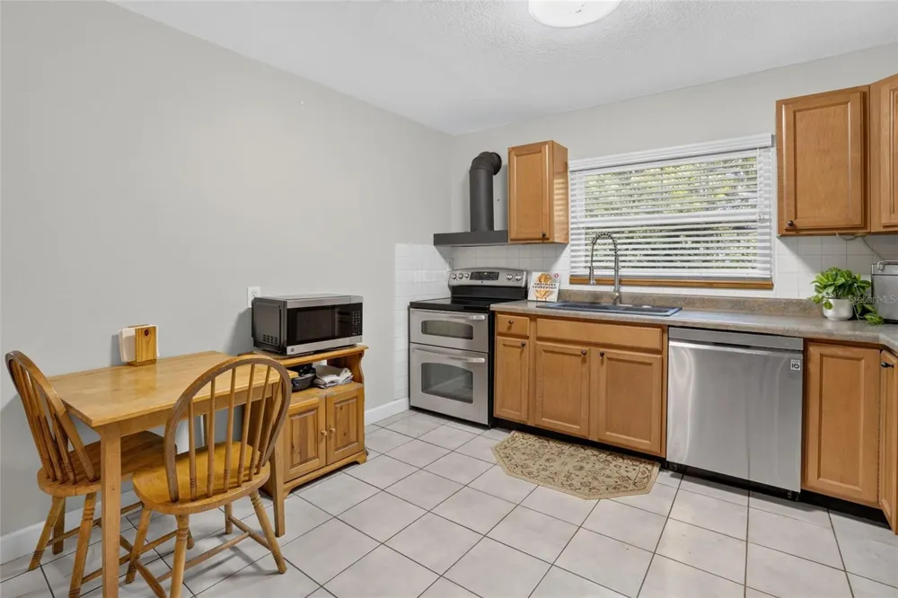 129 COLOMBA ROAD Debary, FL 32713