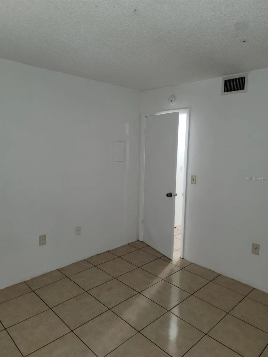 1216 KENNEDY ROAD #8 Daytona Beach, FL 32117