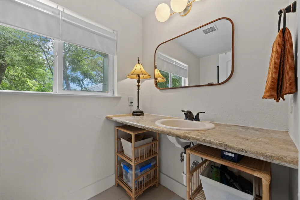 3302 Cherrywood Road Austin, TX 78722