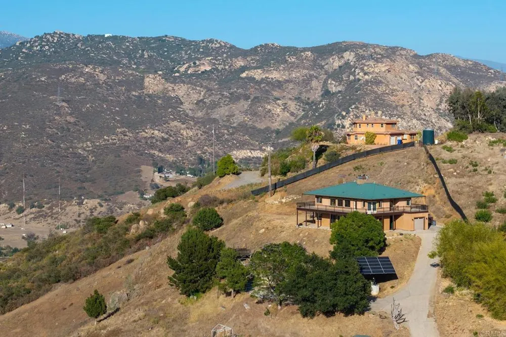 11687 VALLE VISTA RD Lakeside, CA 92040
