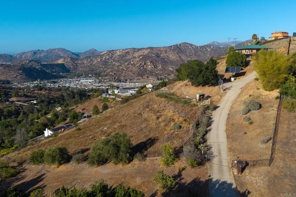 11687 VALLE VISTA RD Lakeside, CA 92040