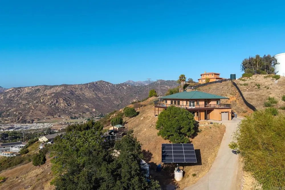 11687 VALLE VISTA RD Lakeside, CA 92040
