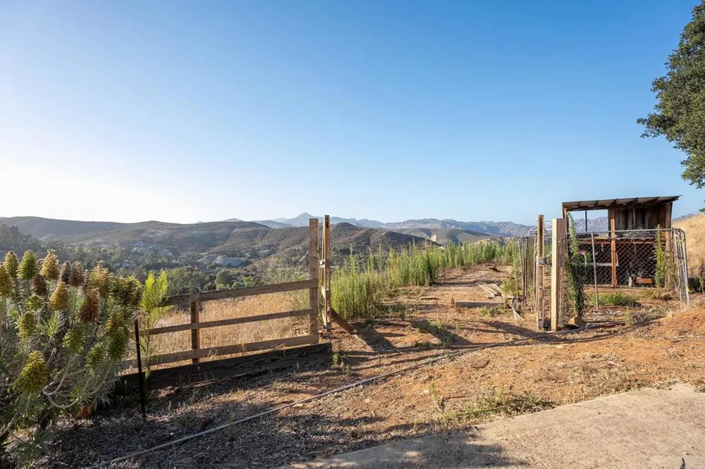 11687 VALLE VISTA RD Lakeside, CA 92040