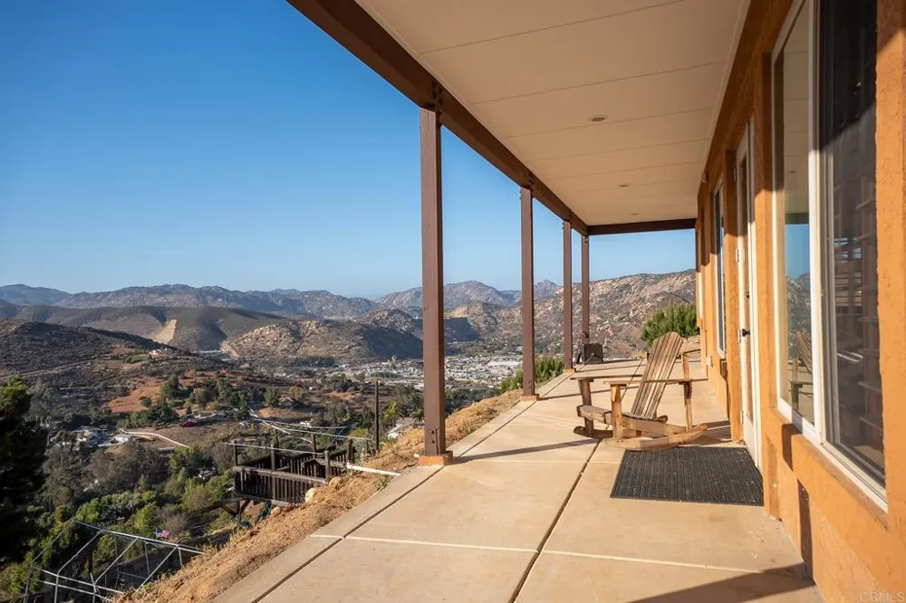 11687 VALLE VISTA RD Lakeside, CA 92040
