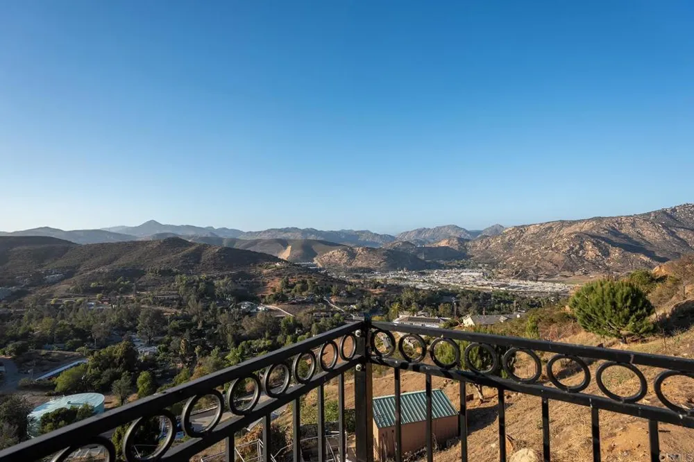 11687 VALLE VISTA RD Lakeside, CA 92040