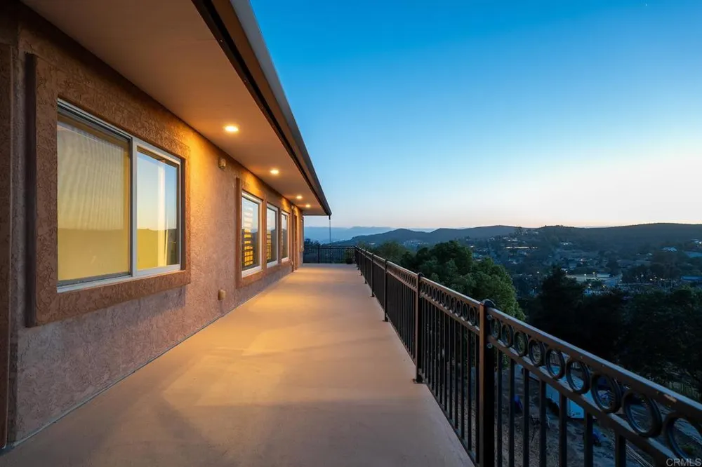 11687 VALLE VISTA RD Lakeside, CA 92040