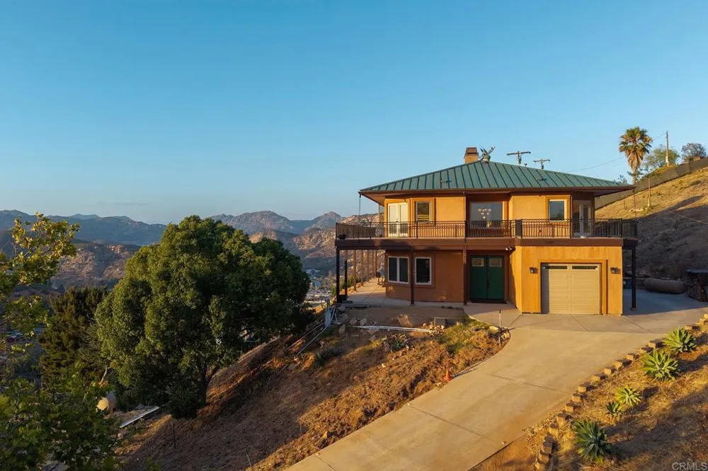 11687 VALLE VISTA RD Lakeside, CA 92040