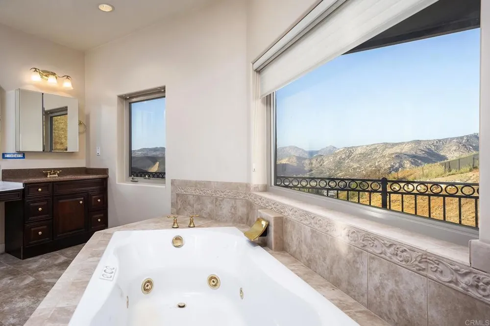 11687 VALLE VISTA RD Lakeside, CA 92040