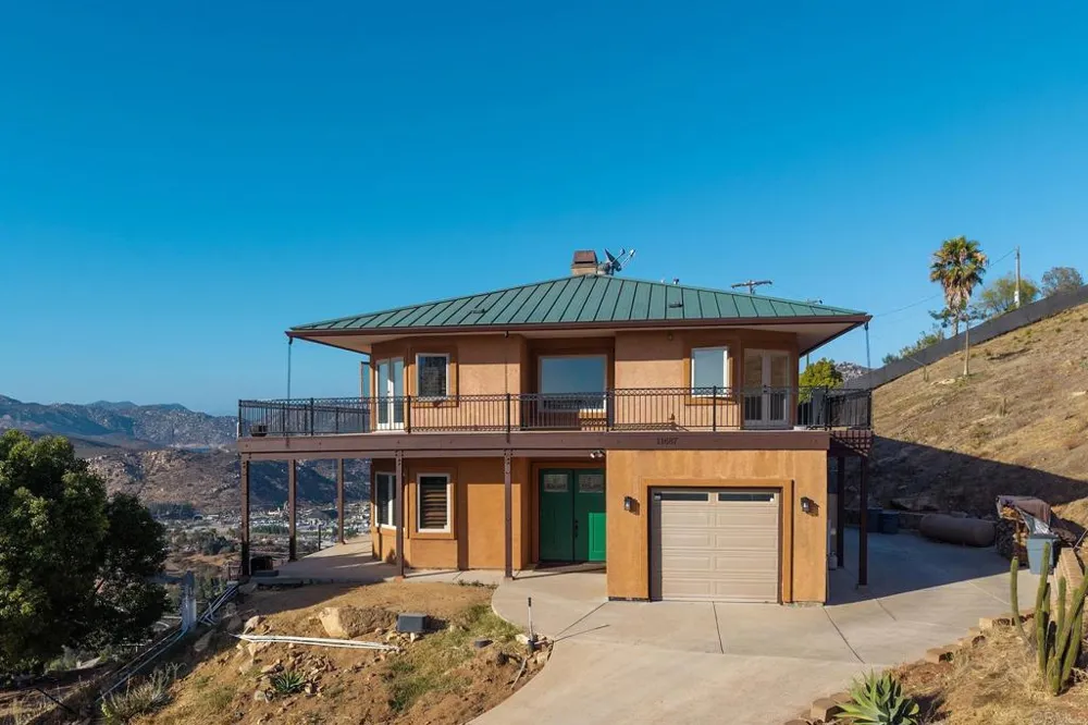11687 VALLE VISTA RD Lakeside, CA 92040