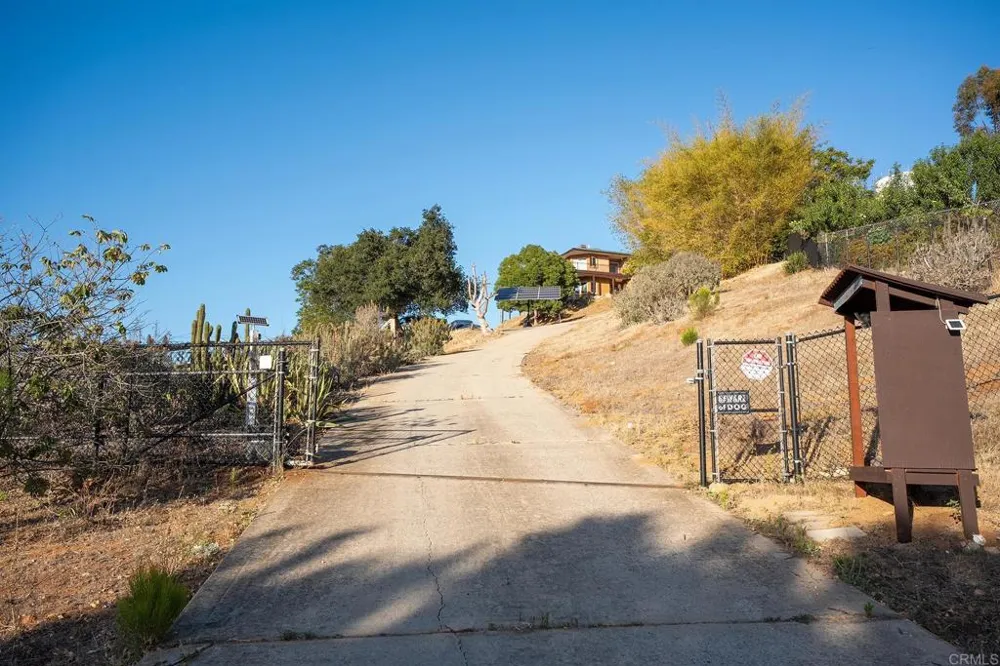 11687 VALLE VISTA RD Lakeside, CA 92040