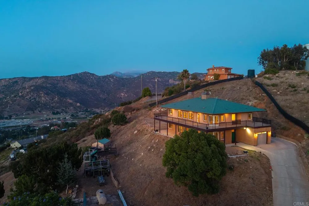 11687 VALLE VISTA RD Lakeside, CA 92040