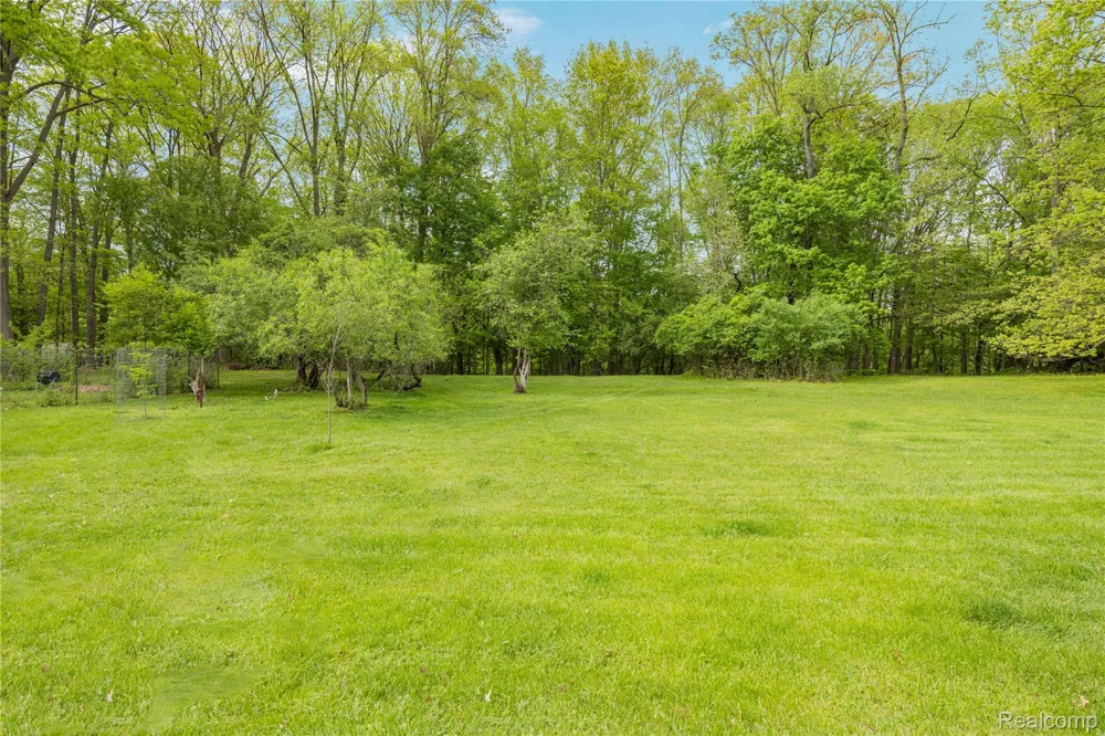 Tioga Southfield City, MI 48033